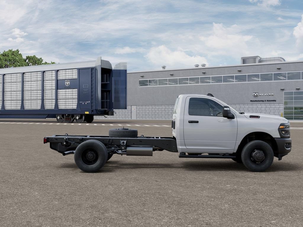 New 2026 RAM 3500 Tradesman AWD/4WD image 26