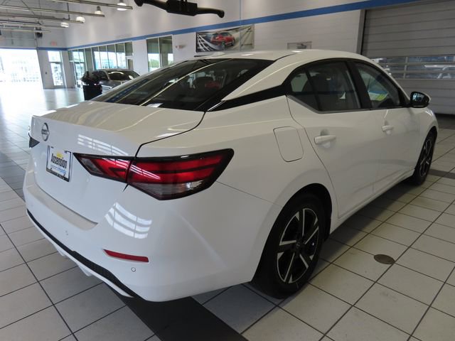 Used 2025 Nissan Sentra SV FWD image 12