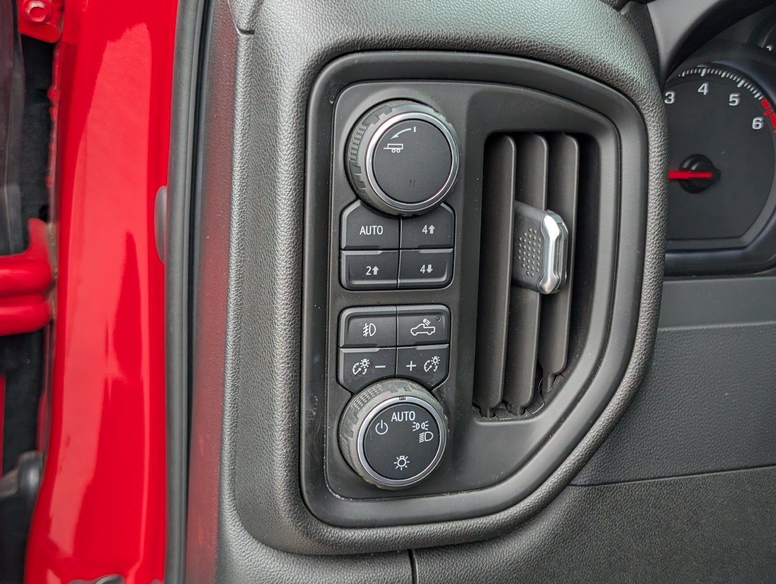 Used 2020 Chevrolet Silverado 1500 Custom Trail Boss w/ Custom Convenience Package AWD/4WD image 20