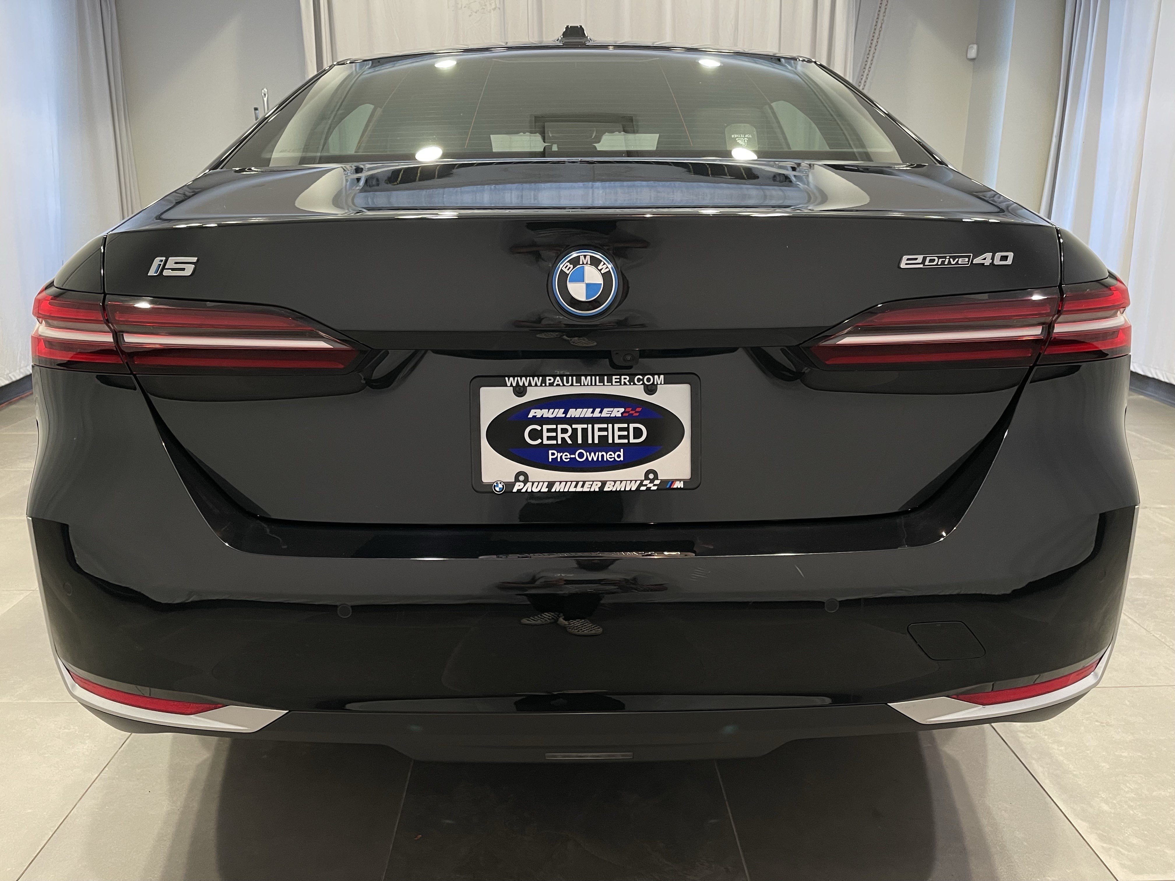Used 2024 BMW i5 eDrive40i w/ Premium Package RWD image 5