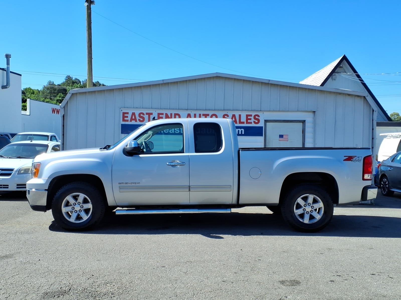 Used 2012 GMC Sierra 1500 SLE w/ Power Tech Package AWD/4WD image 2