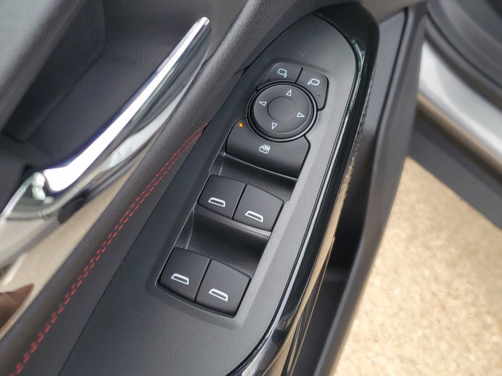 New 2026 Chevrolet Trax RS w/ Sunroof Package FWD image 17