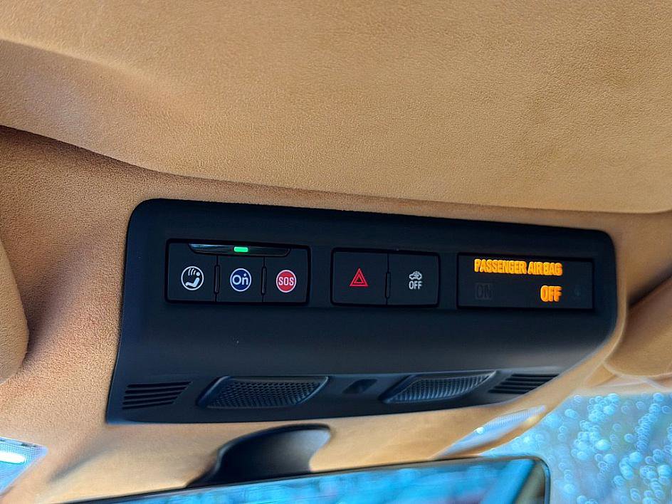 Used 2022 Chevrolet Corvette Stingray Premium Conv w/ Z51 Performance Package image 18