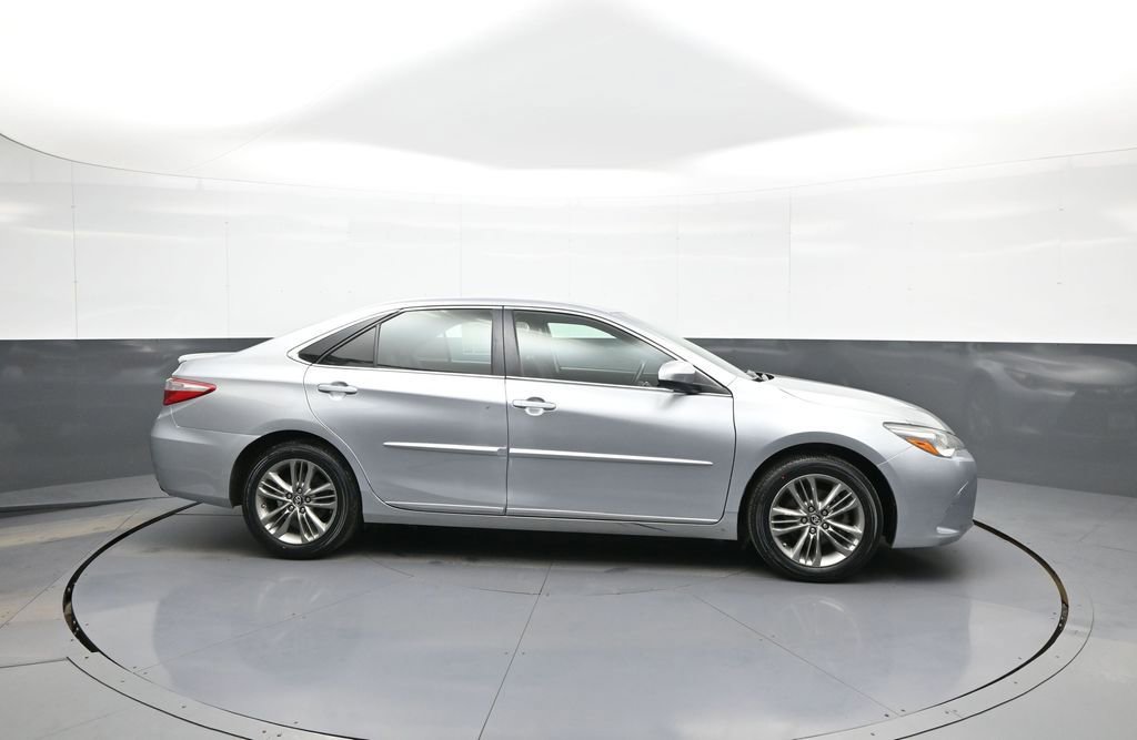 Used 2017 Toyota Camry SE w/ Protection Package (Q2) FWD image 5