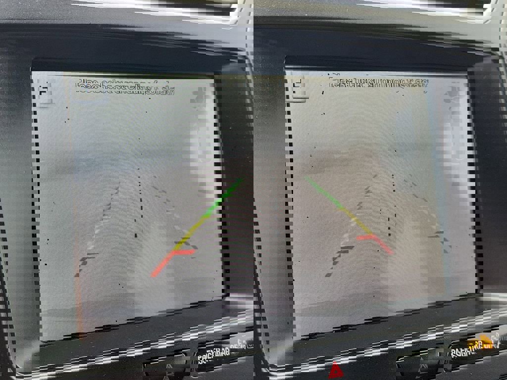 Used 2019 Ford Explorer XLT image 28