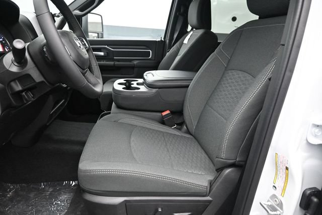 New 2026 RAM 3500 Big Horn AWD/4WD image 21