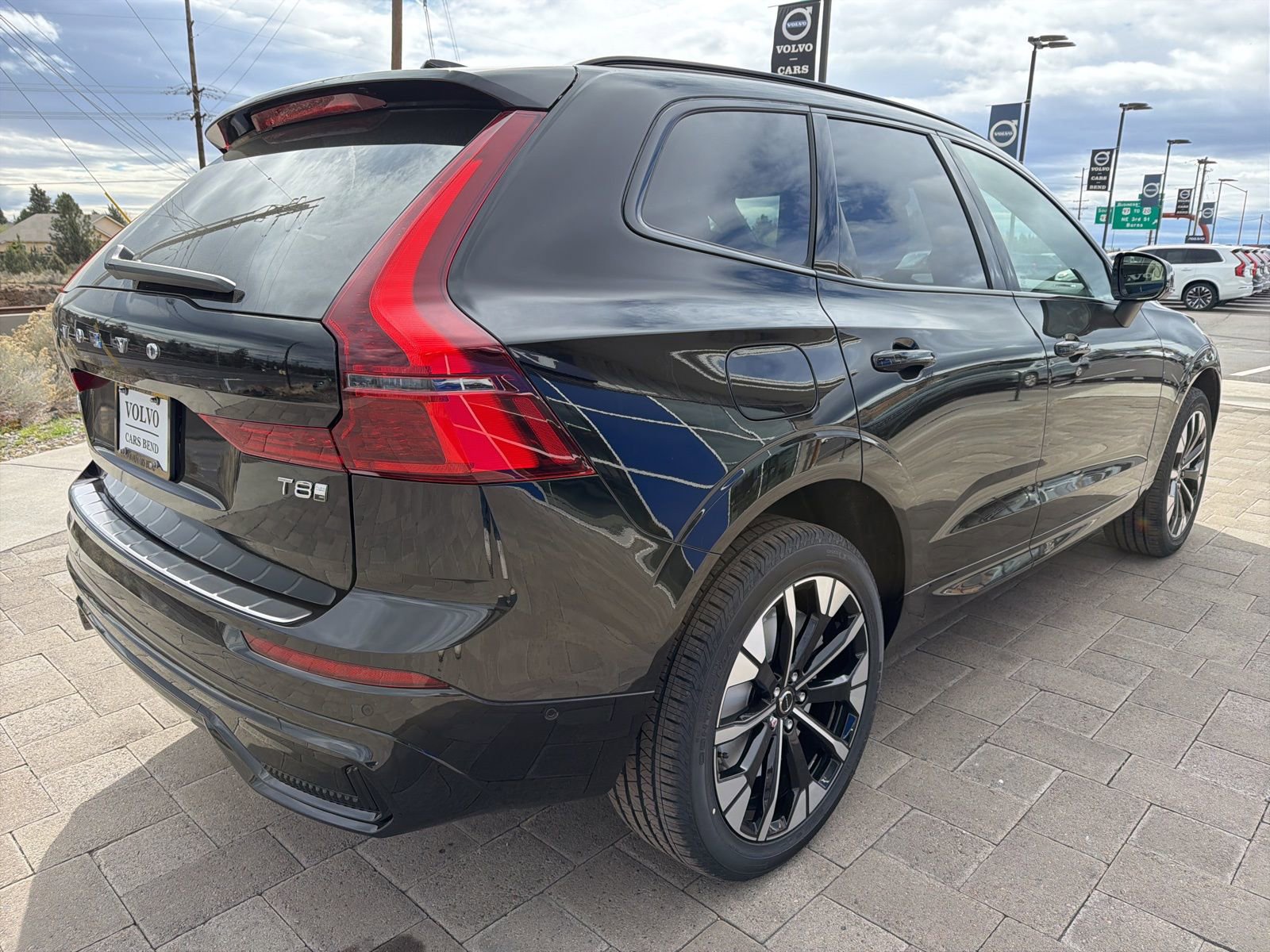 New 2026 Volvo XC60 T8 Plus w/ Protection Package Premier image 7