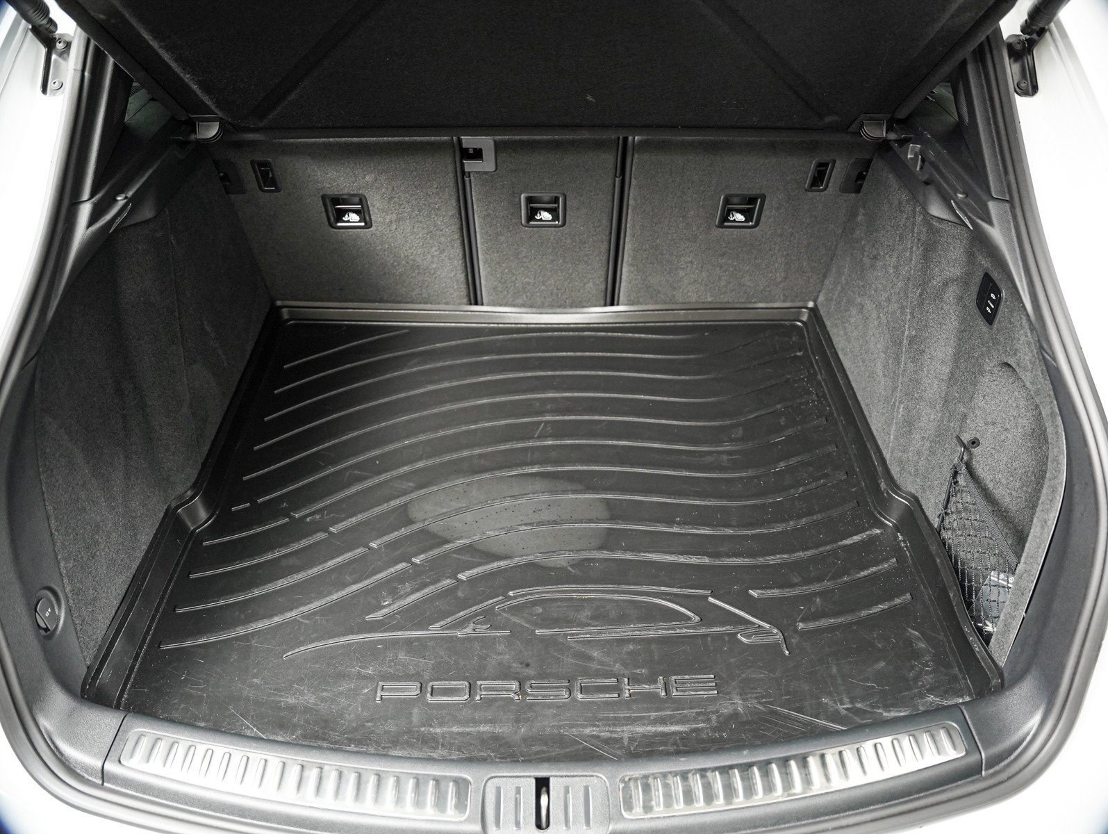 Certified 2026 Porsche Macan AWD/4WD image 28