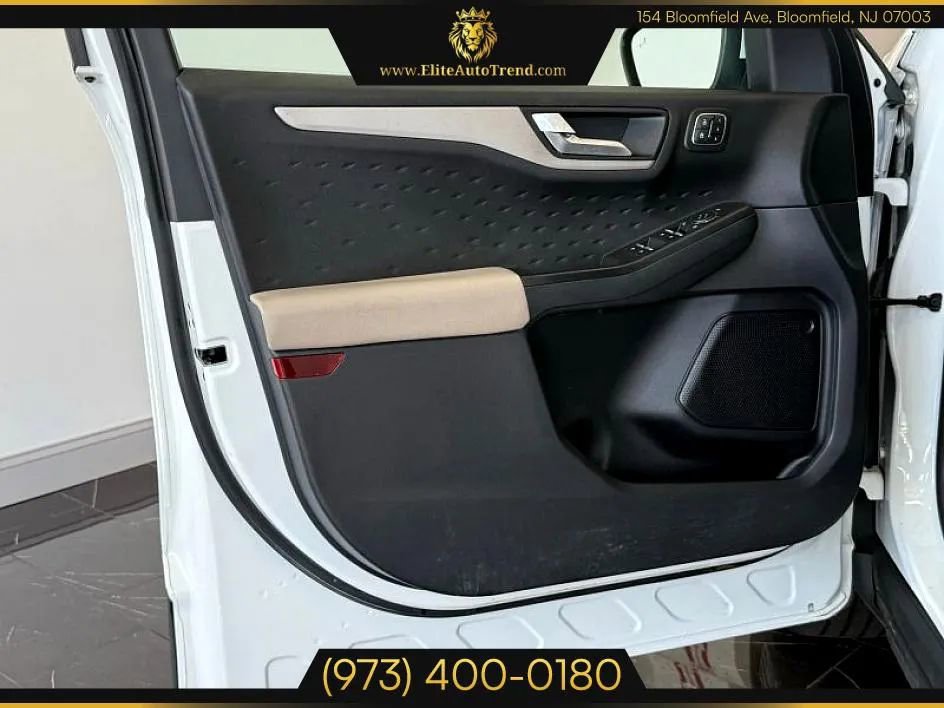 Used 2020 Ford Escape SEL image 7