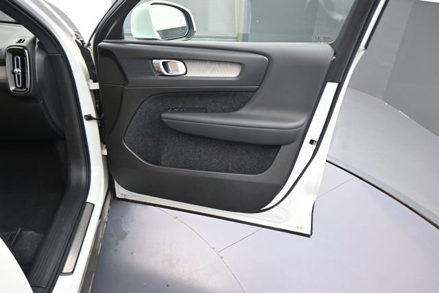 Used 2020 Volvo XC40 T4 Inscription w/ Protection Package Premier FWD image 67