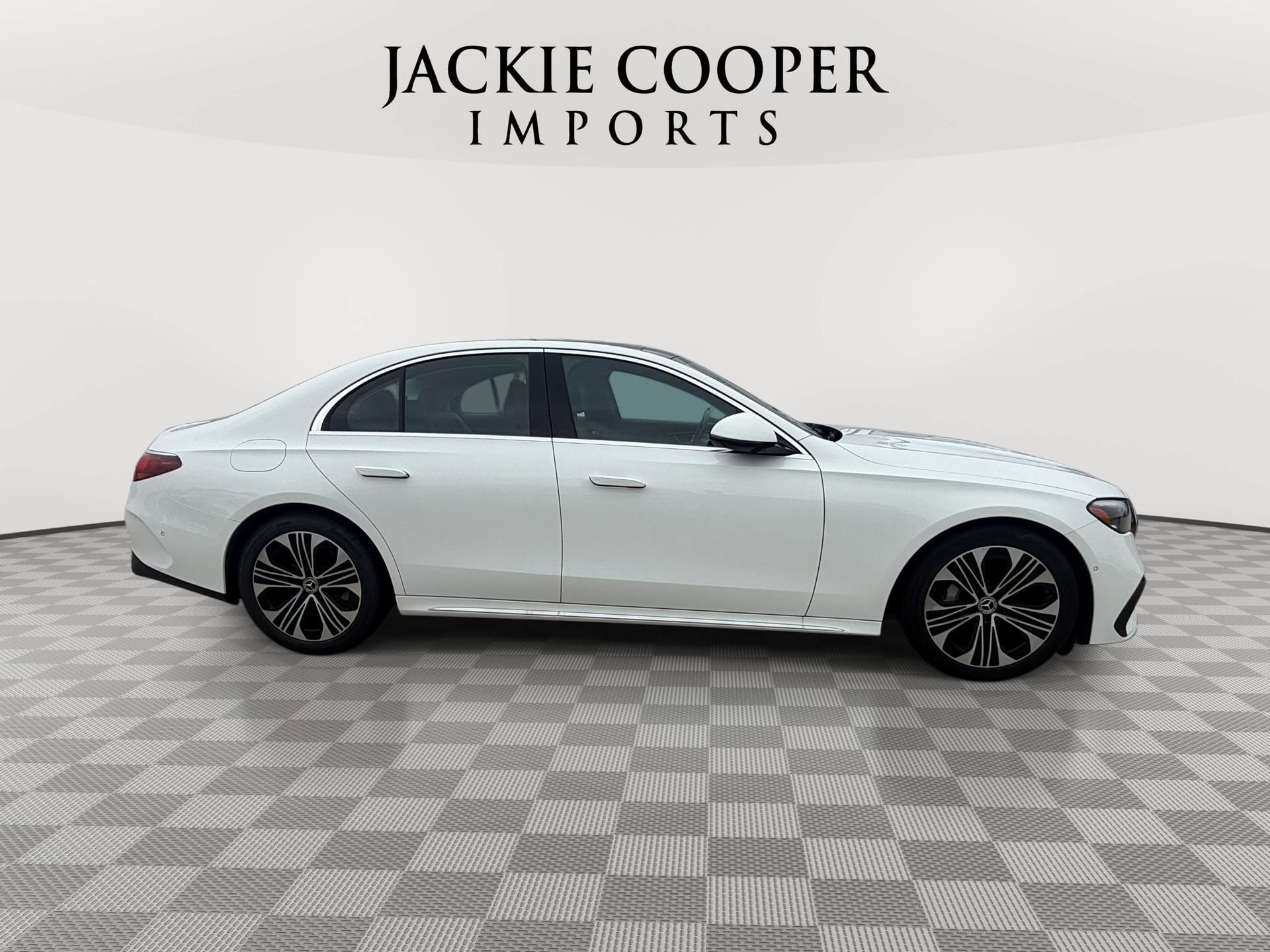 Used 2025 Mercedes-Benz E 350 Sedan w/ Winter Package image 4