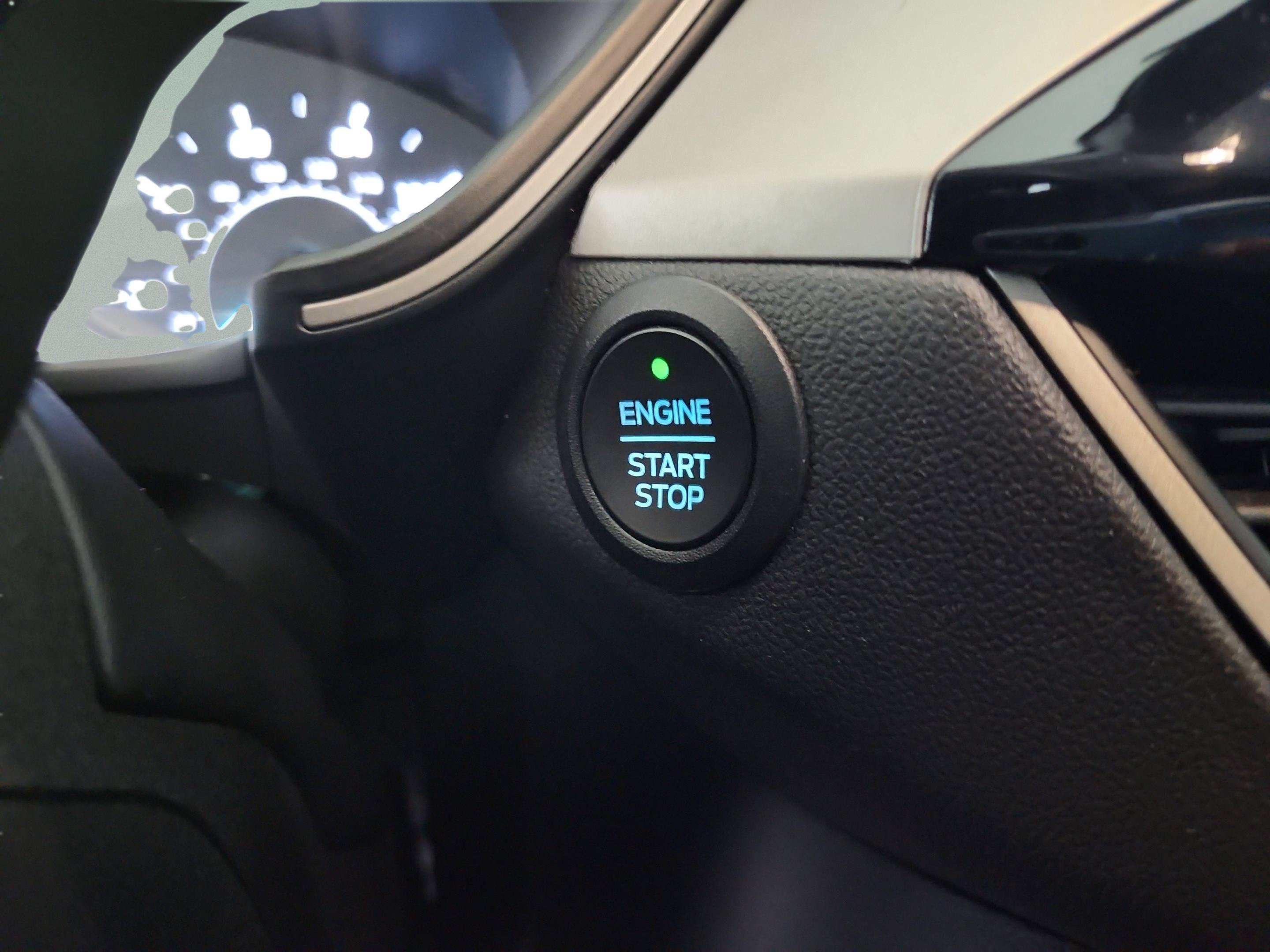 Certified 2022 Ford Escape SEL FWD image 24
