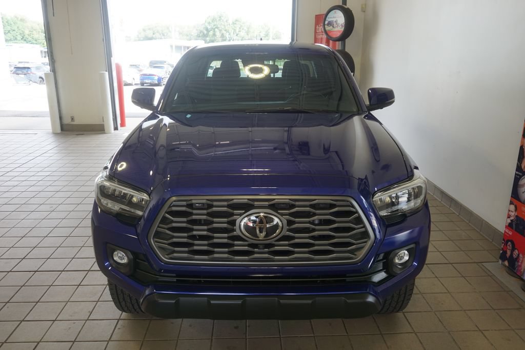Certified 2023 Toyota Tacoma TRD Off-Road w/ Advanced Technology Package AWD/4WD image 14