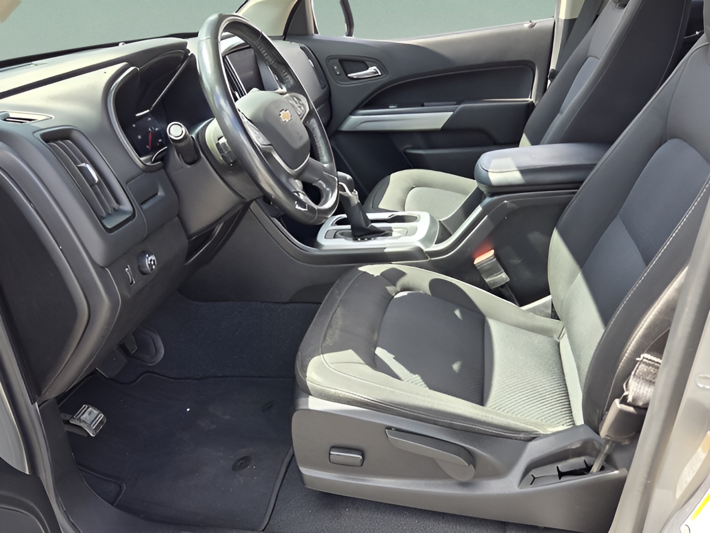 Used 2022 Chevrolet Colorado LT w/ LT Convenience Package RWD image 9