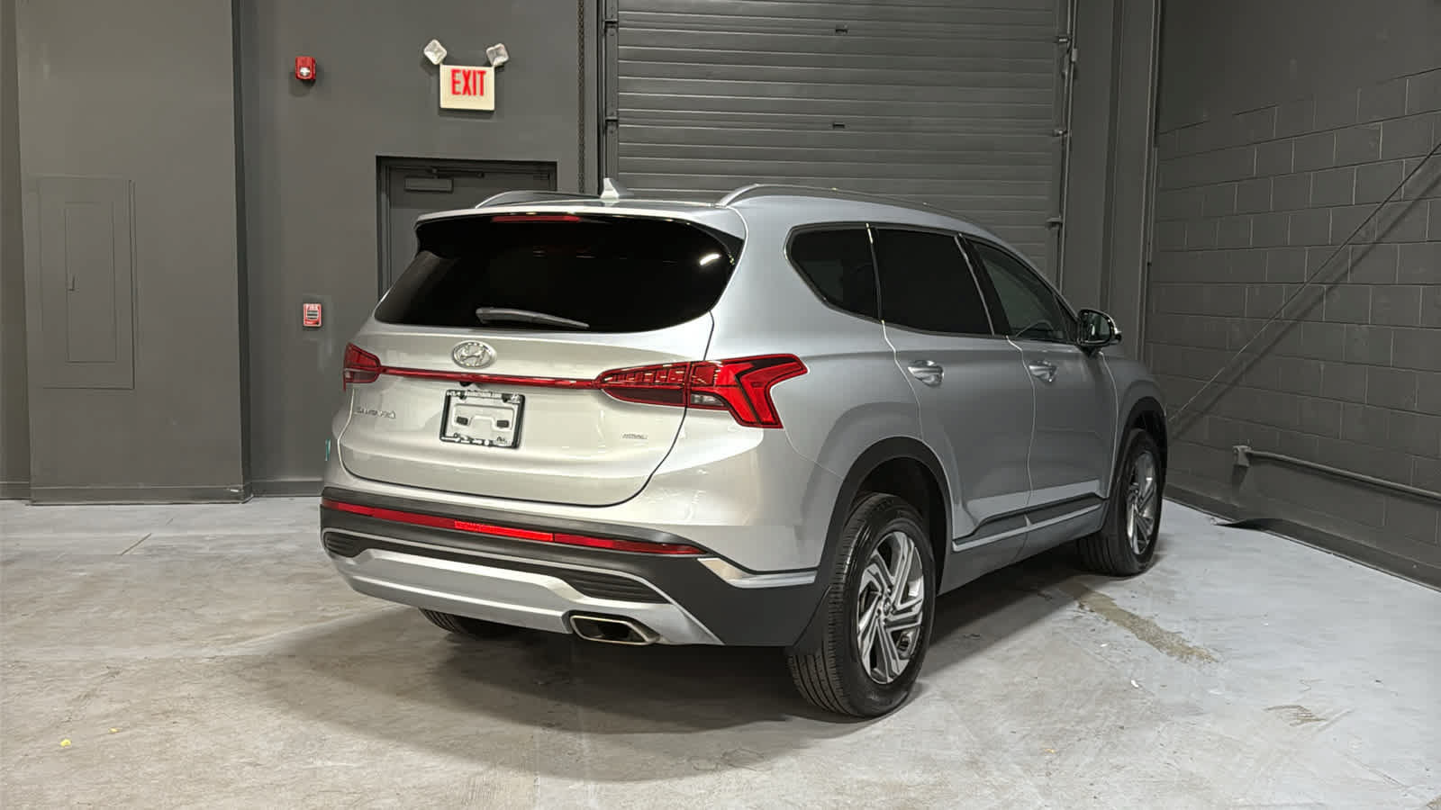 Used 2023 Hyundai Santa Fe SEL w/ Premium Package AWD/4WD image 4
