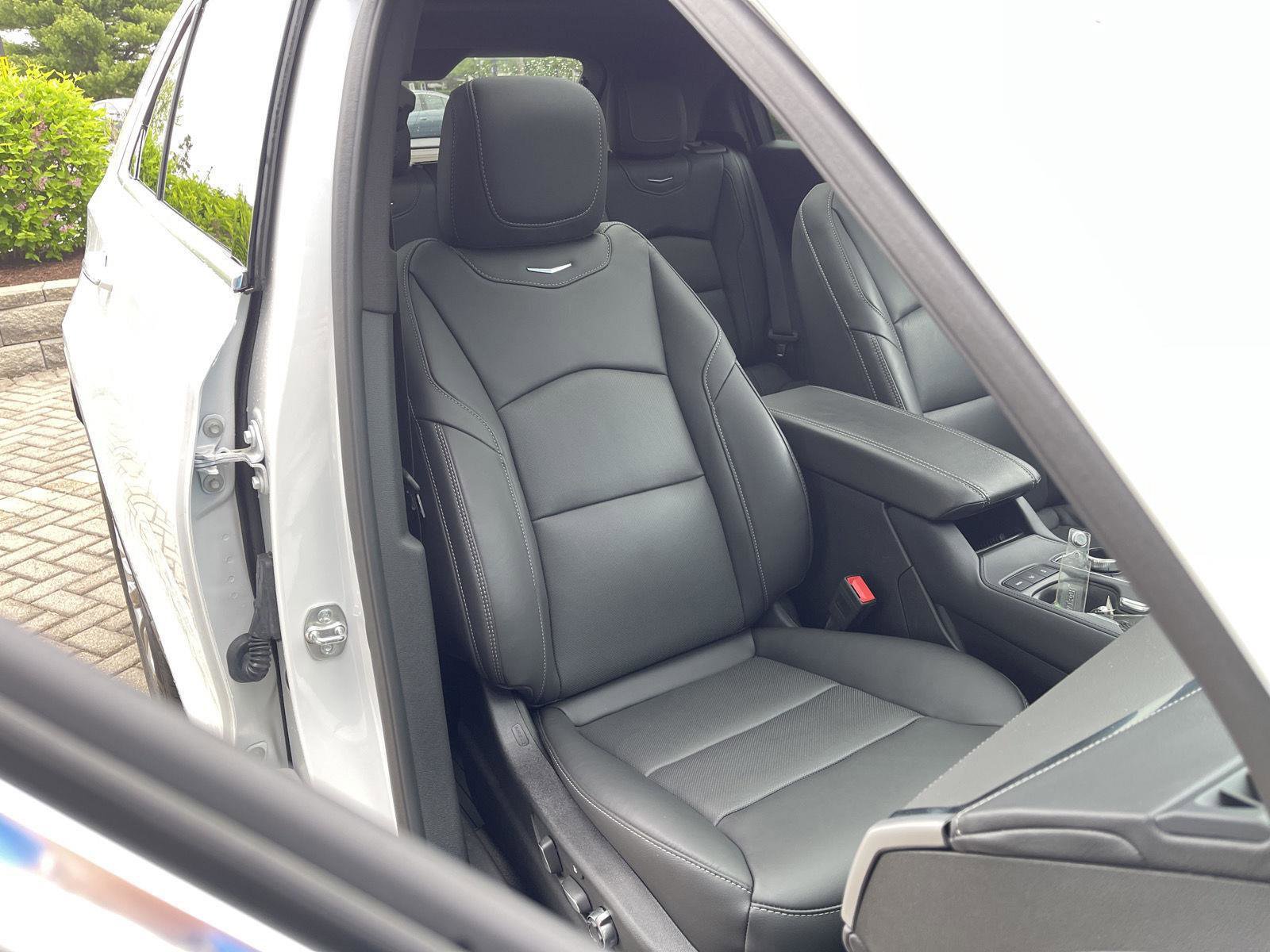 Used 2025 Cadillac XT4 Premium Luxury AWD/4WD image 36