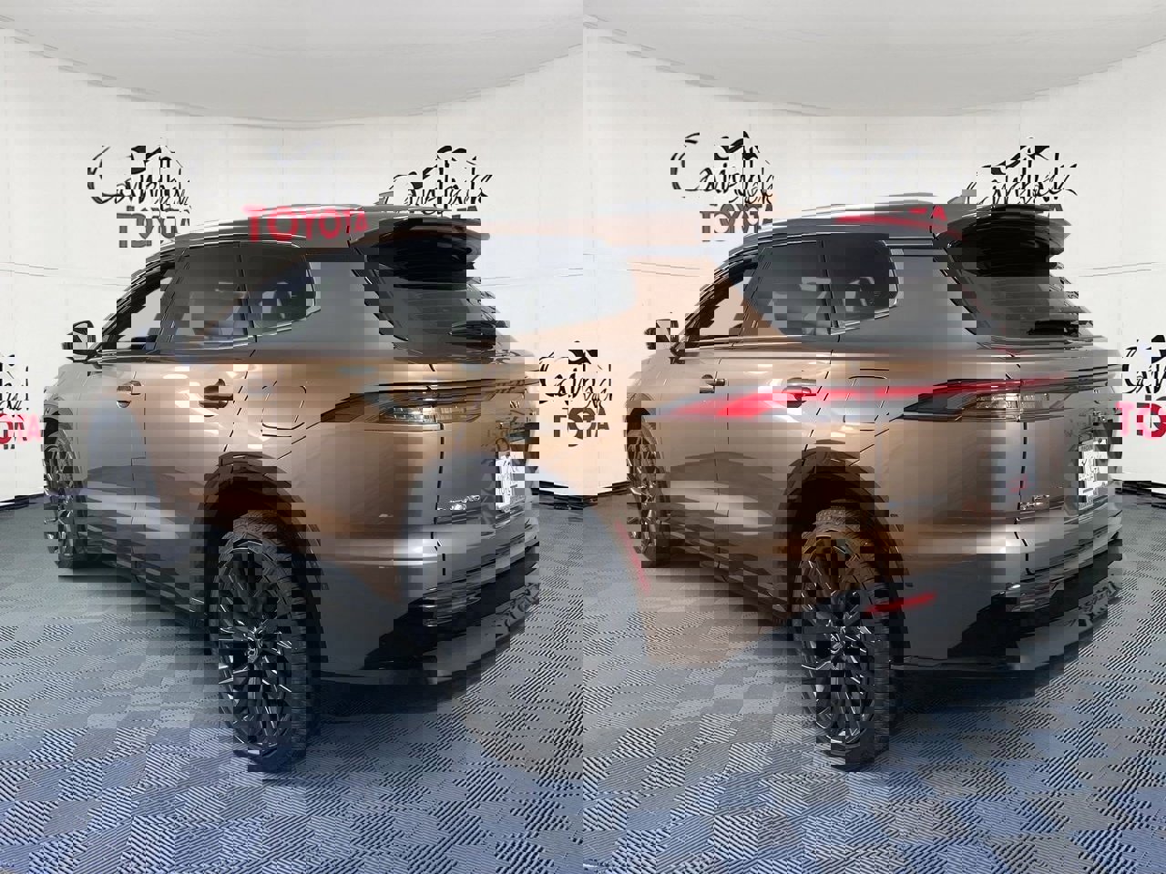 Used 2025 Toyota Crown Signia Limited image 6