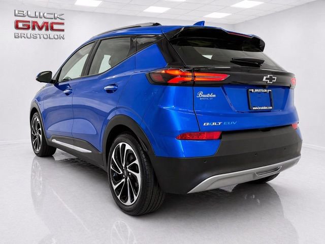 Used 2023 Chevrolet Bolt EUV Premier w/ Sun & Sound Package FWD image 6