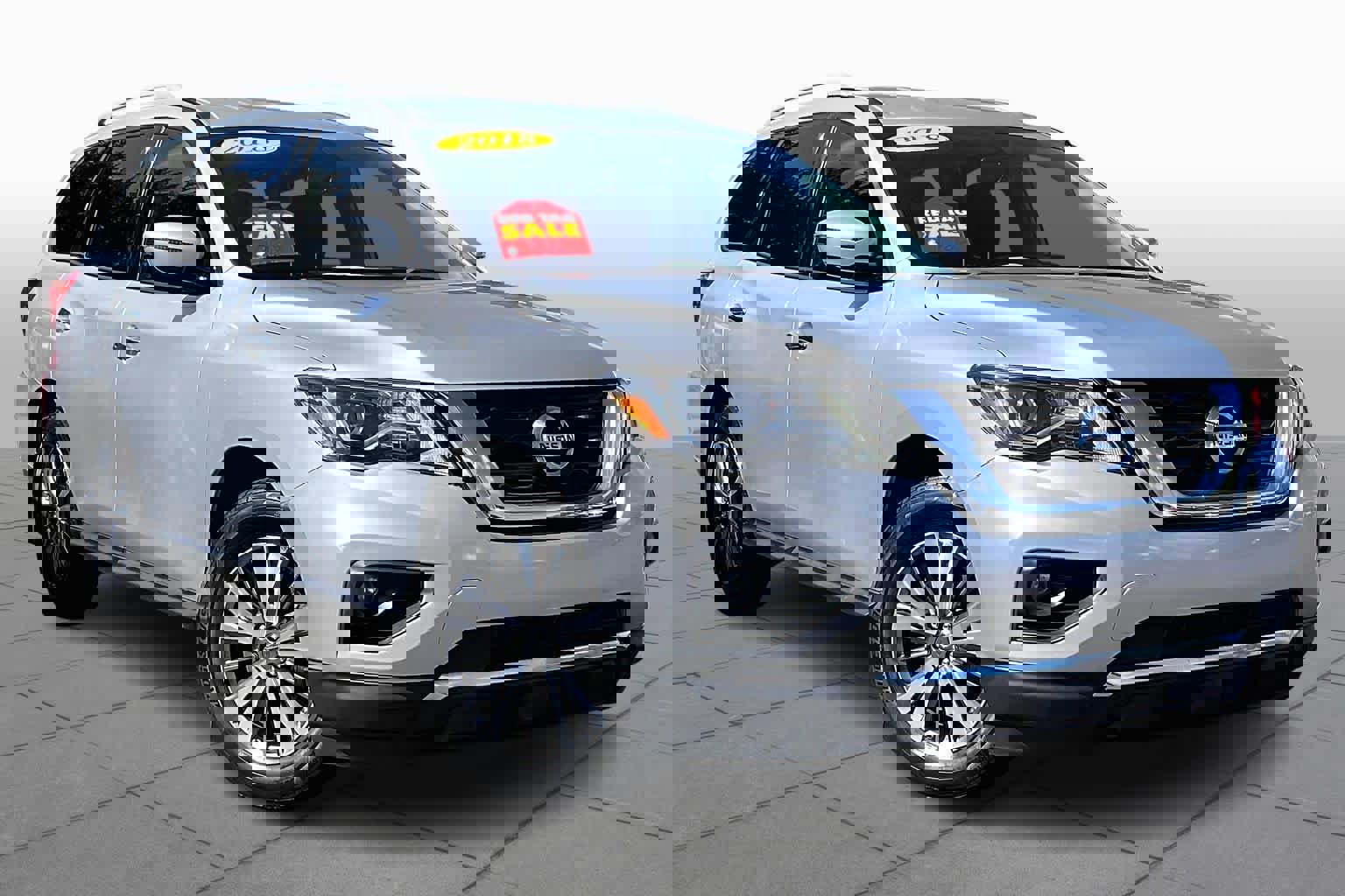 Used 2018 Nissan Pathfinder SV image 3