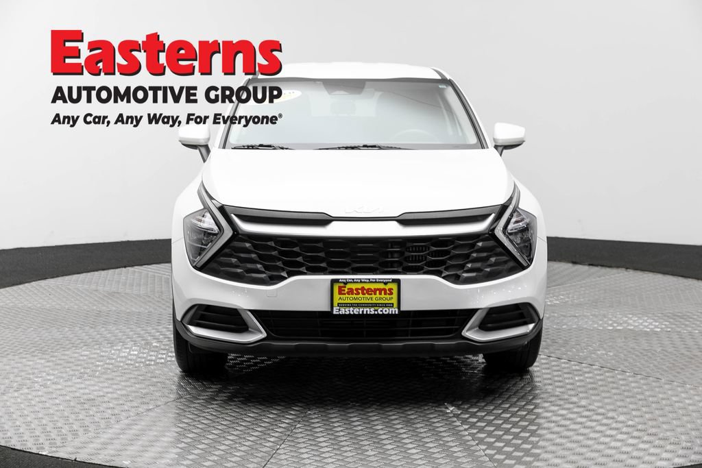 Used 2023 Kia Sportage LX AWD/4WD image 2