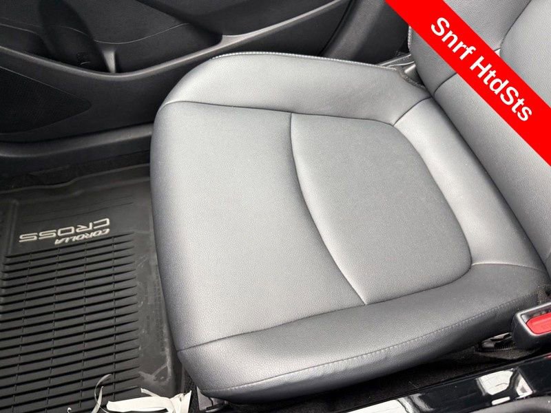 Used 2025 Toyota Corolla Cross XLE w/ Convenience Package AWD/4WD image 27
