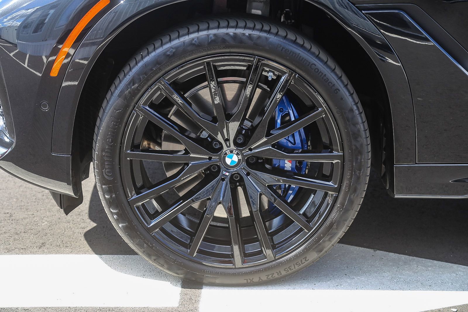 Used 2023 BMW X6 M50i w/ Executive Package image 9