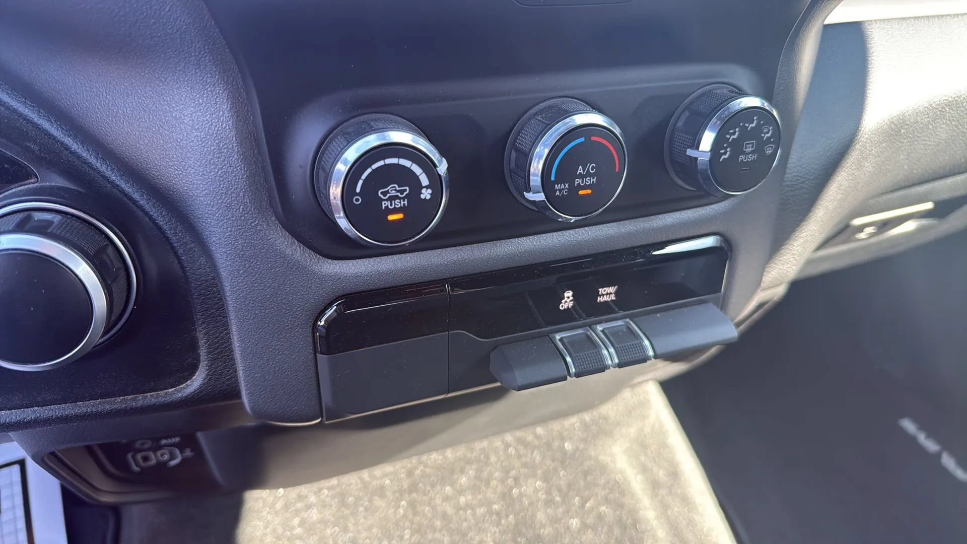 Used 2021 RAM 1500 Big Horn RWD image 14