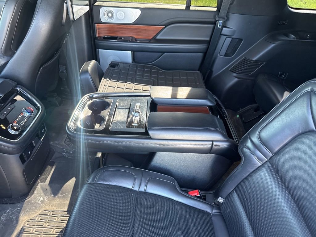 Used 2019 Lincoln Navigator L Reserve AWD/4WD image 27