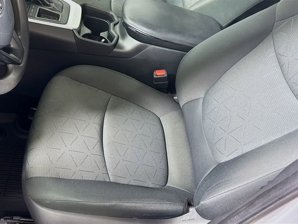 Certified 2021 Toyota RAV4 XLE w/ Convenience Package FWD image 17