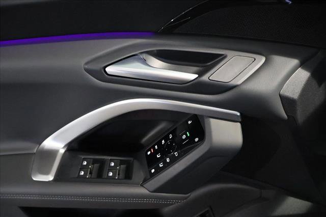 Certified 2025 Audi Q5 Premium w/ Convenience Package image 11