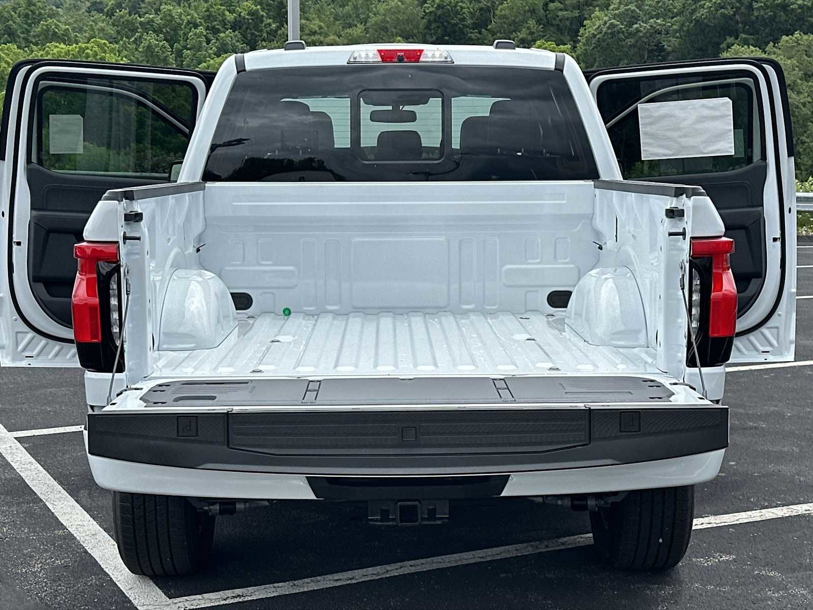 New 2025 Ford F150 Lightning Lariat image 27