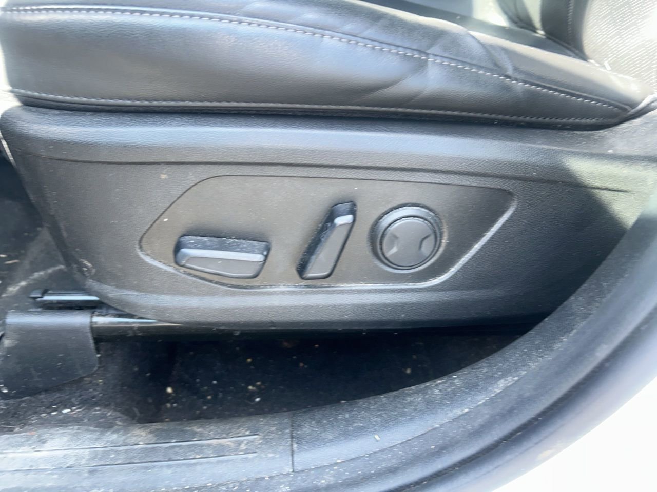 Used 2023 Kia Sorento S w/ Panoramic Sunroof Package FWD image 17