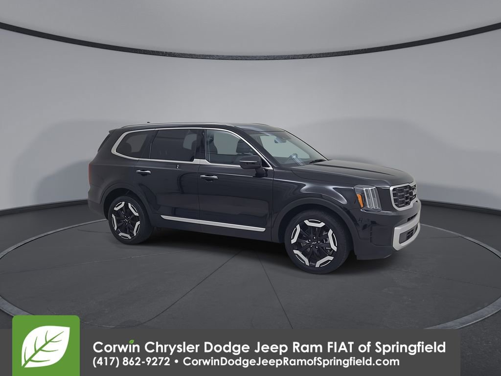 Used 2025 Kia Telluride S AWD/4WD image 2