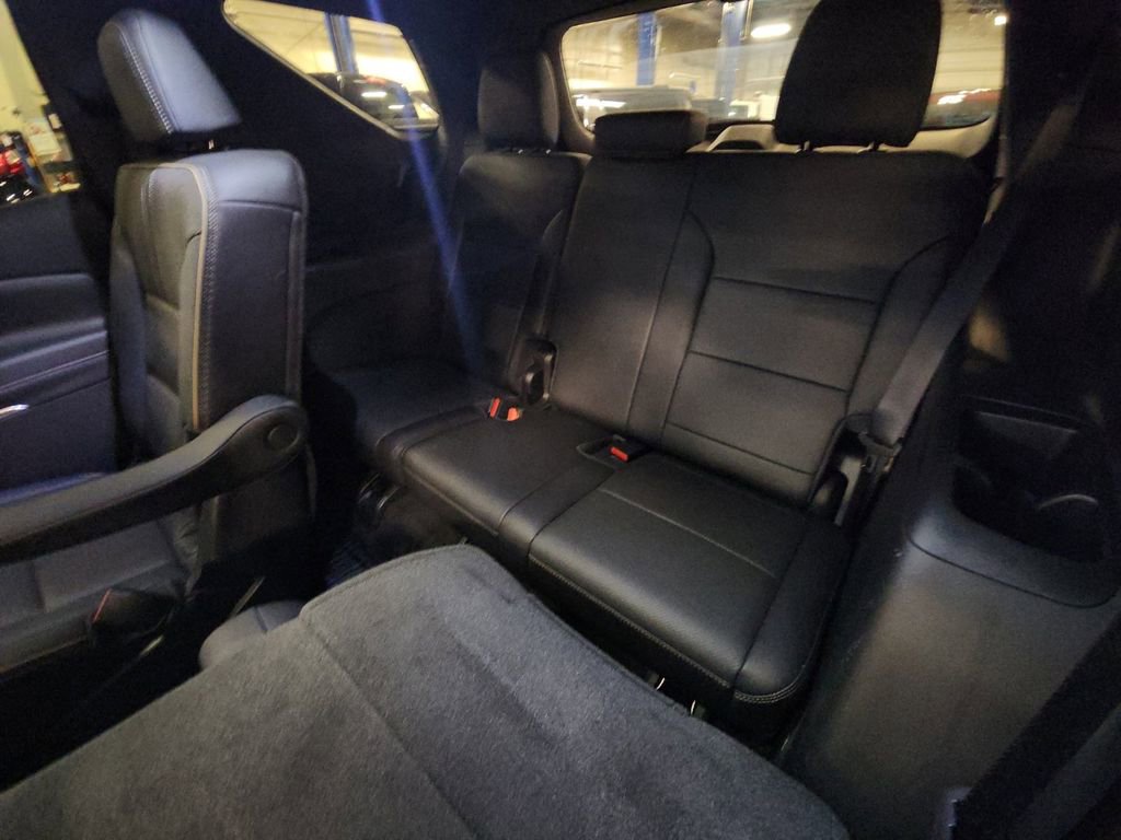 Certified 2025 Chevrolet Traverse High Country w/ LPO, Illumination Package image 35