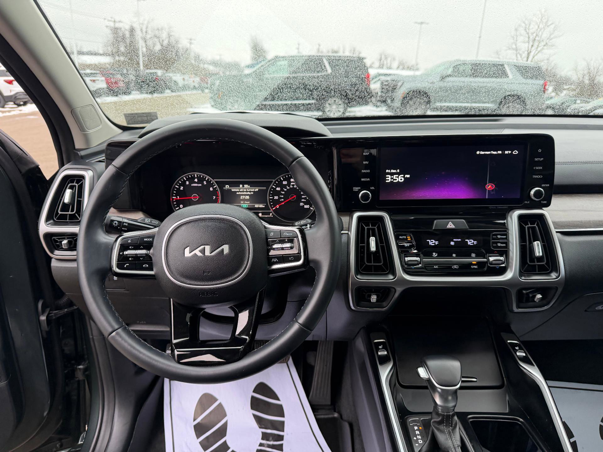 Used 2023 Kia Sorento S w/ Panoramic Sunroof Package image 17