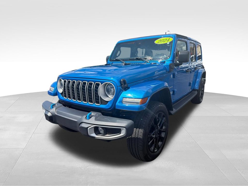 Used 2024 Jeep Wrangler Unlimited Sahara w/ Technology Group AWD/4WD image 2