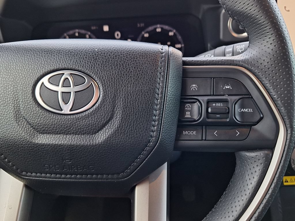 Used 2025 Toyota 4Runner Limited AWD/4WD image 17