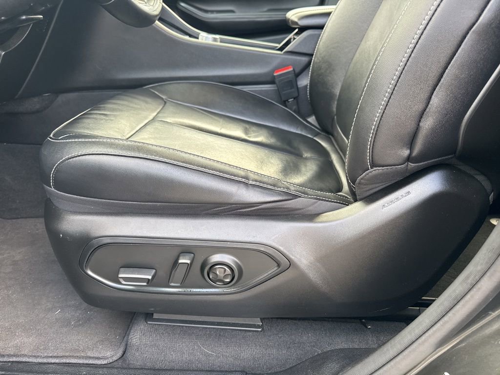 Used 2022 Jeep Grand Cherokee L Limited image 16