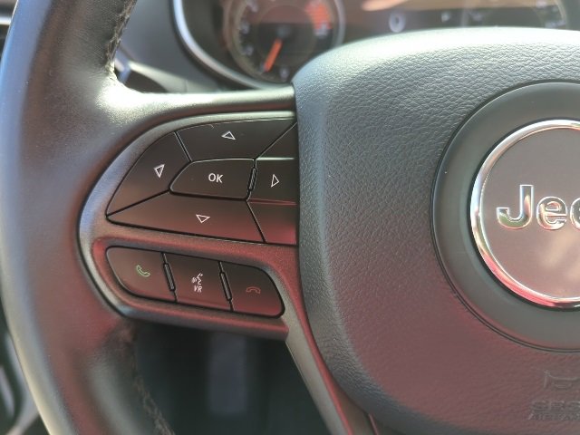 Used 2019 Jeep Cherokee Trailhawk w/ Cold Weather Group image 12