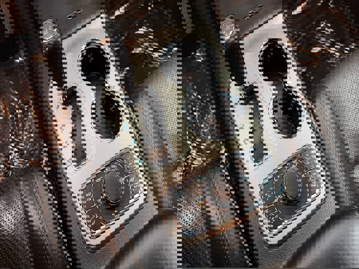 Used 2013 Jeep Grand Cherokee Overland w/ Advance Technology Group image 20