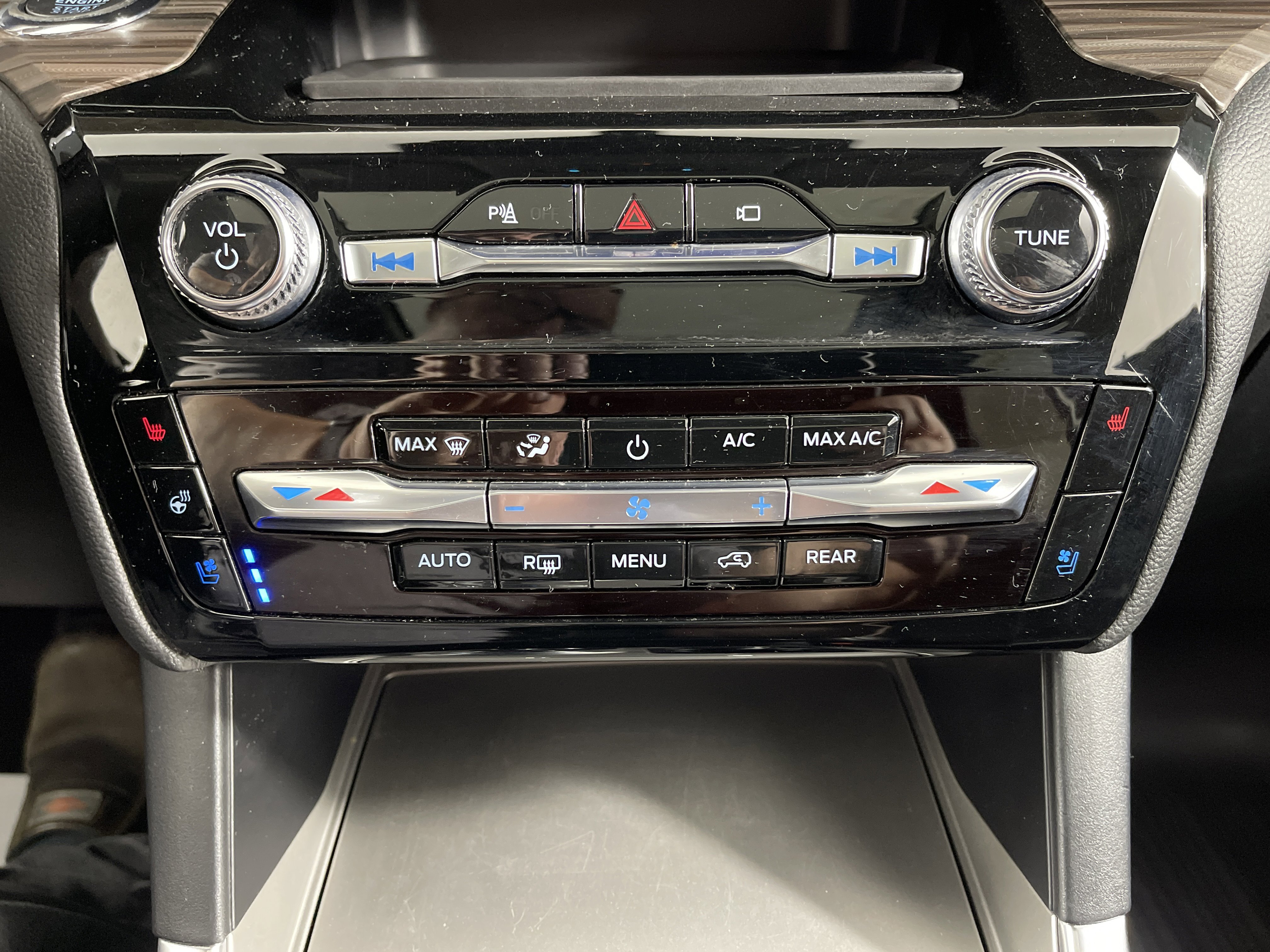 Used 2022 Ford Explorer Limited w/ Hybrid Equipment Group 310A image 27