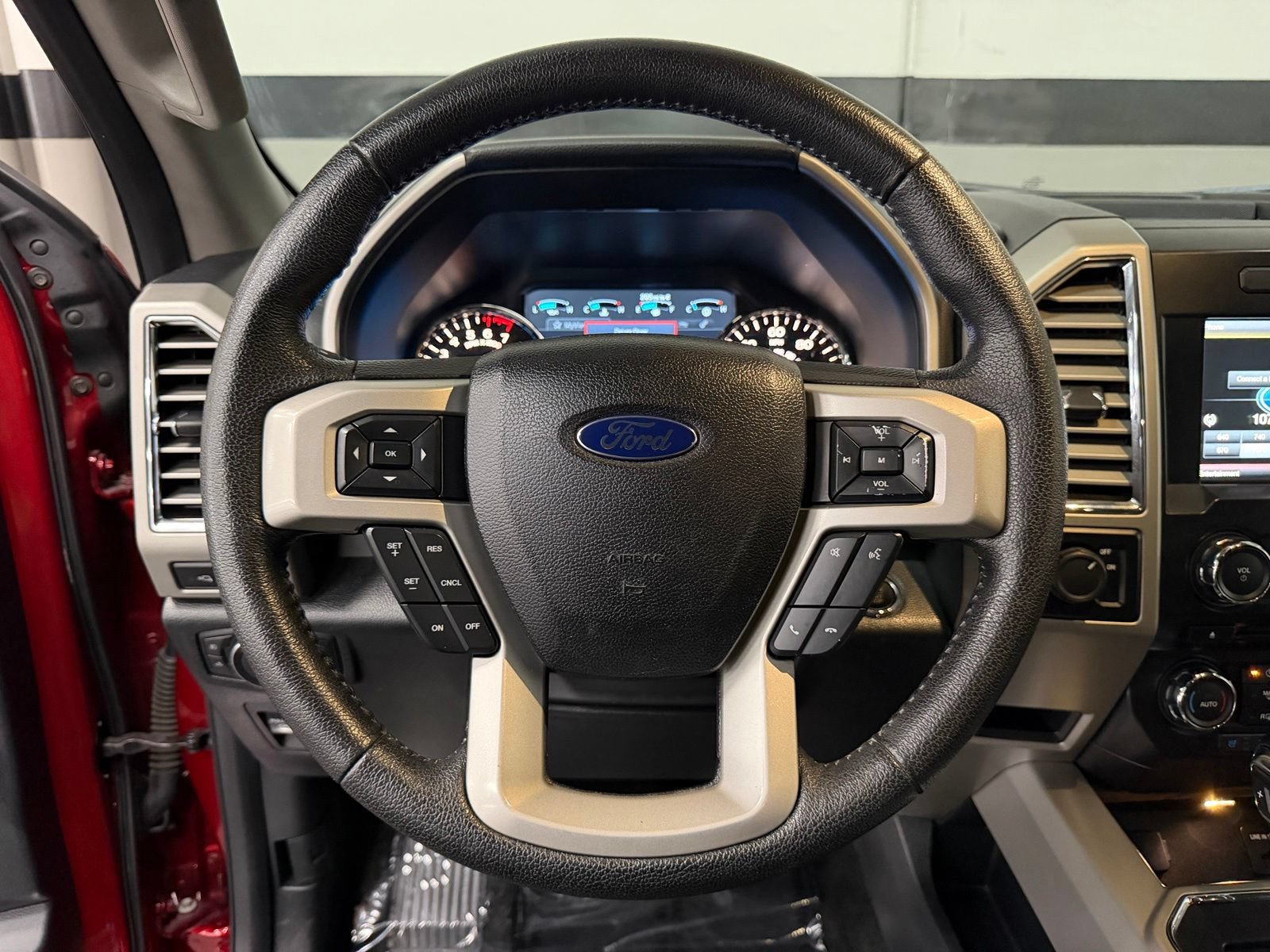 Used 2015 Ford F150 Lariat RWD image 25