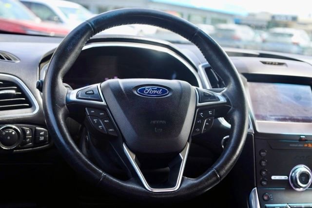 Used 2020 Ford Edge Titanium image 6