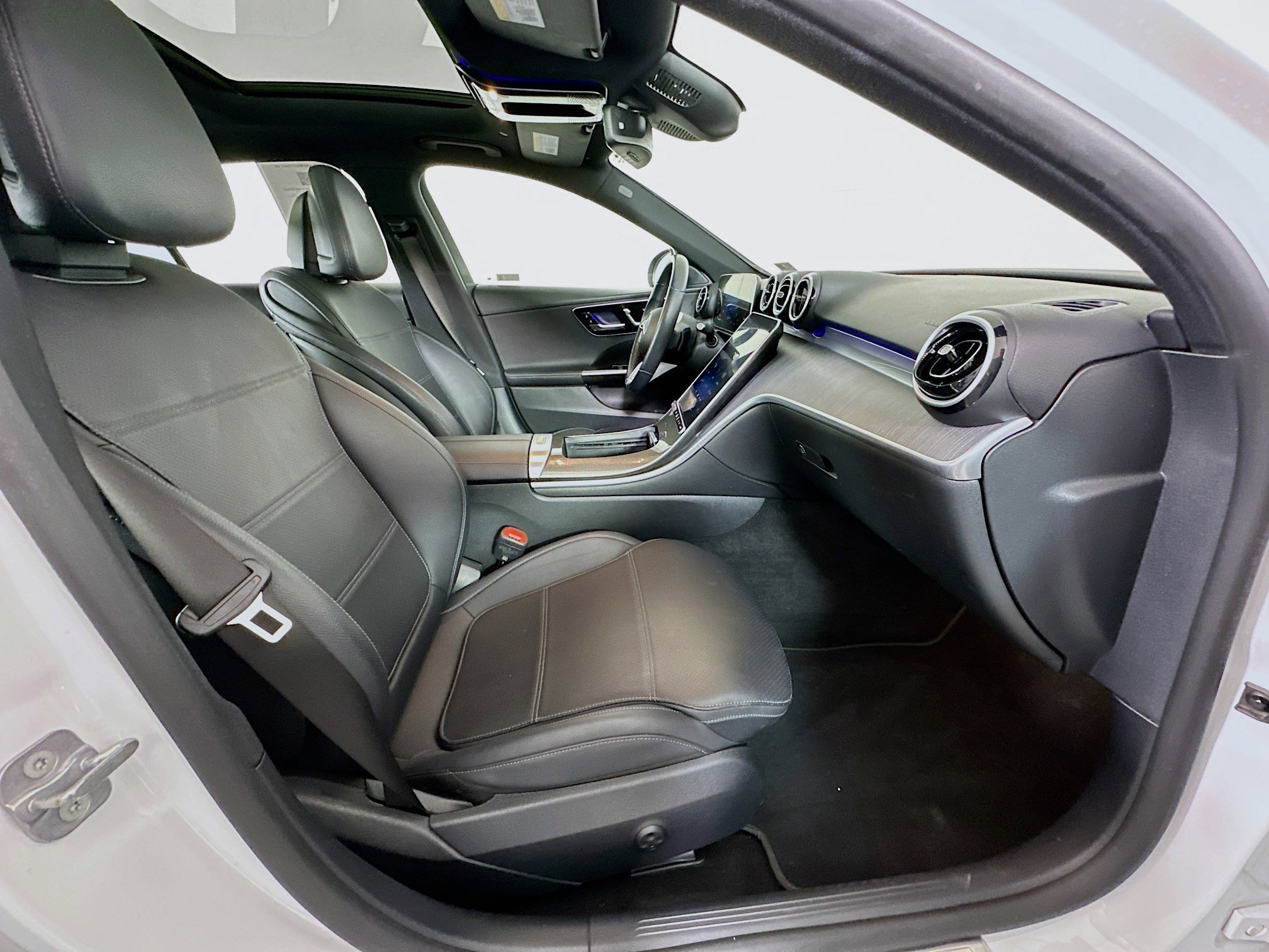 Used 2024 Mercedes-Benz C 300 Sedan image 32