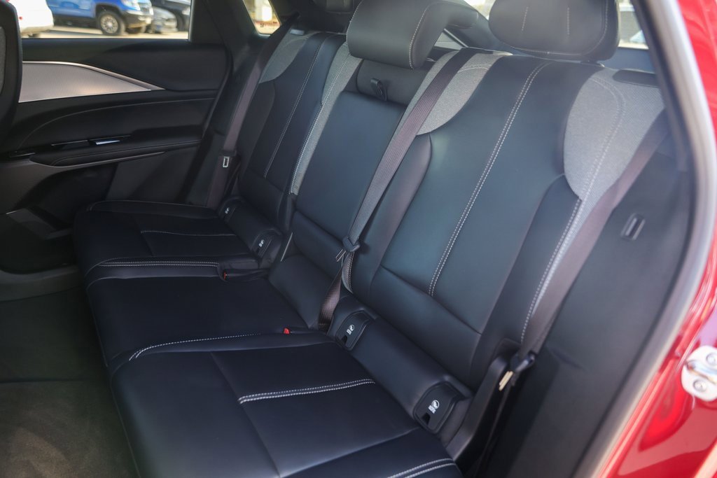 Used 2024 Cadillac Lyriq Tech w/ Driver Assist Package image 23