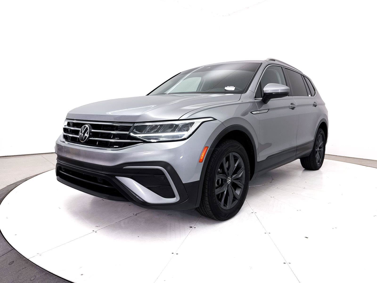Used 2022 Volkswagen Tiguan SE FWD image 12