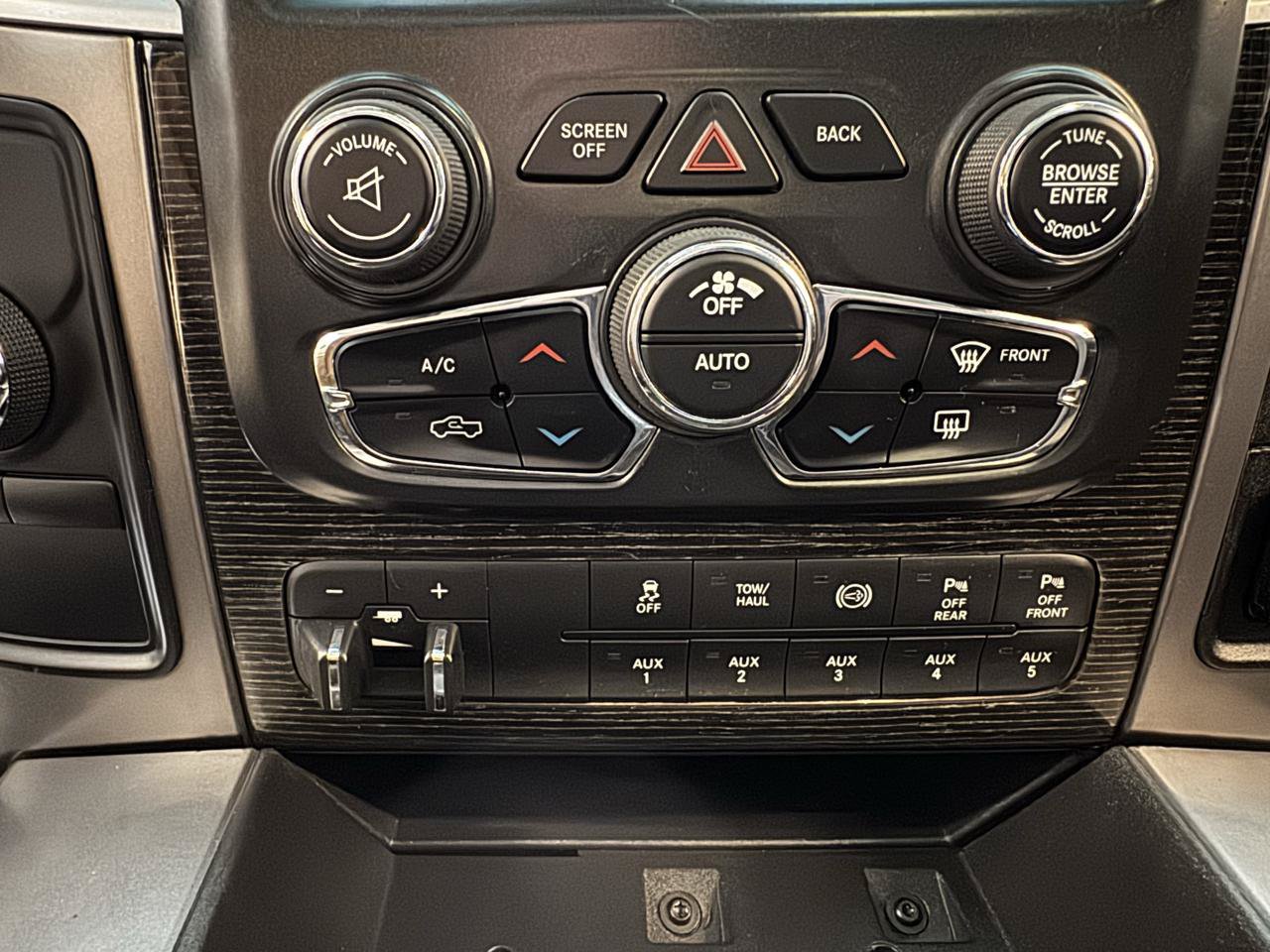 Used 2017 RAM 2500 Limited AWD/4WD image 18
