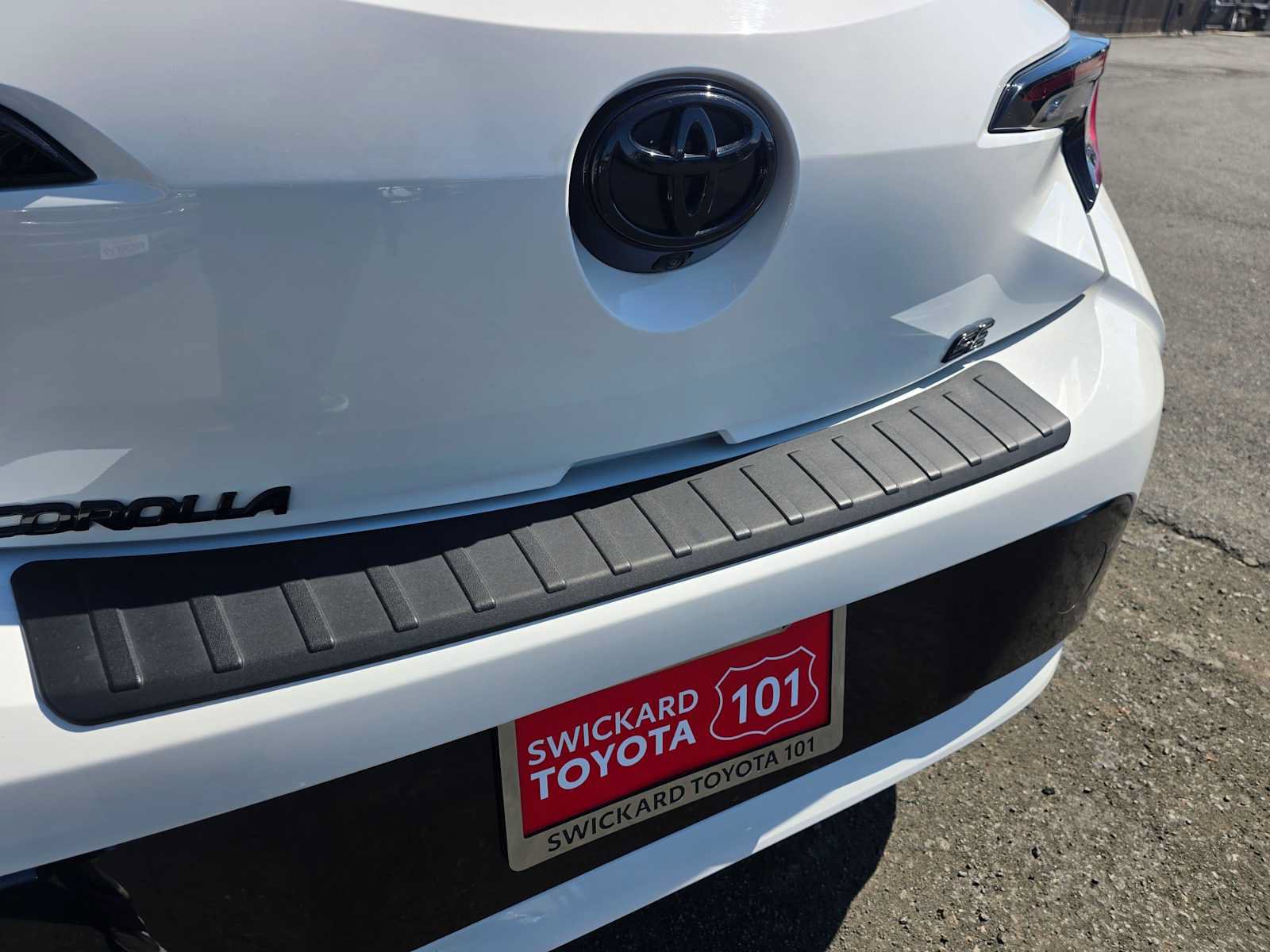 Used 2025 Toyota Corolla SE FWD image 13