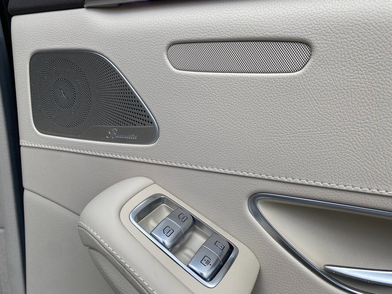 Used 2015 Mercedes-Benz S 550 4MATIC Sedan image 22
