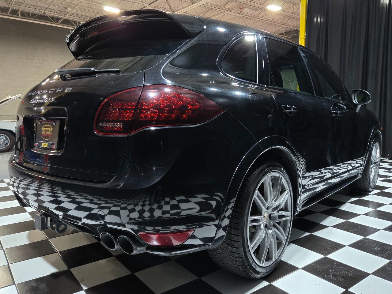 Used 2013 Porsche Cayenne GTS image 8